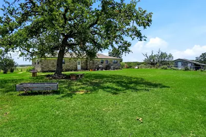 2186 Gilliland Road, Springtown, TX 76082 - Photo 16