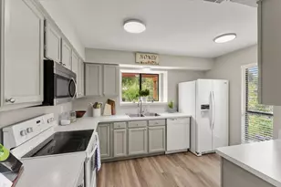 821 Baxter Dr, Plano, TX 75025 - Photo 6