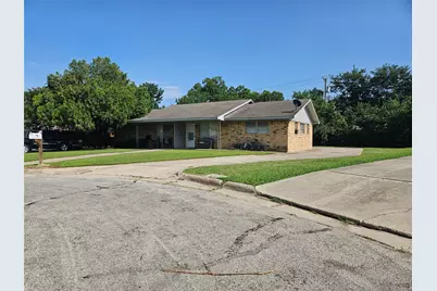 1902 Maplewood Court #1904, Gainesville, TX 76240 - Photo 2