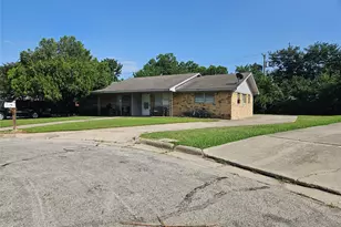 1902 Maplewood Ct, Gainesville, TX 76240 - Photo 2