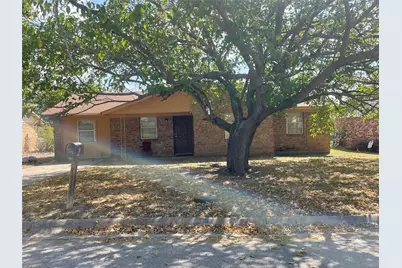 1818 Arkansas Street, Gainesville, TX 76240 - Photo 1