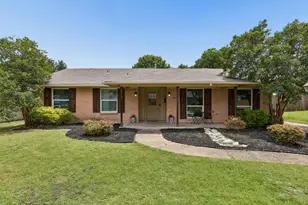 1239 Evergreen Dr, Richardson, TX 75080 - Photo 1