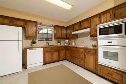 1211 Brookfield Lane, Mansfield, TX 76063 - Photo 10