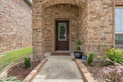 10121 Bridgewater Drive, McKinney, TX 75072 - Photo 2