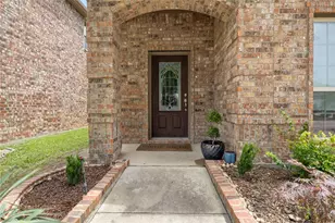 10121 Bridgewater Dr, McKinney, TX 75072 - Photo 2