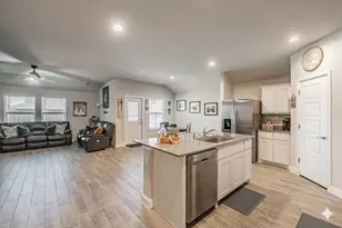 713 Breckenridge Pk Dr, Alvarado, TX 76009 - Photo 6