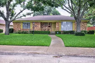 2210 Babalos Ln, Dallas, TX 75228 - Photo 2