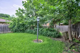 2210 Babalos Ln, Dallas, TX 75228 - Photo 22