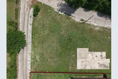 11 W Higgins Boulevard, Cockrell Hill, TX 75211 - Photo 16