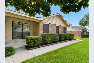 2916 Kathleen Lane, Euless, TX 76039 - Photo 2