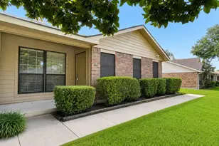 2916 Kathleen Ln, Euless, TX 76039 - Photo 2