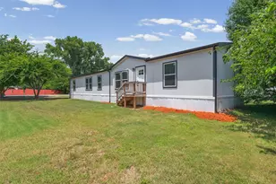 4009 Diann Dr, Granbury, TX 76049 - Photo 2