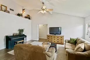 5917 Santa Fe Dr, Arlington, TX 76017 - Photo 12