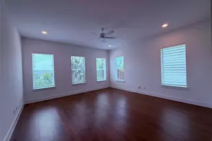 2232 Scenic Bluff Dr, Fort Worth, TX 76111 - Photo 4