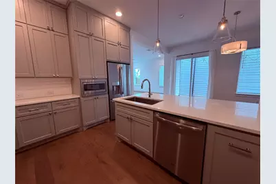 2232 Scenic Bluff Drive, Fort Worth, TX 76111 - Photo 2