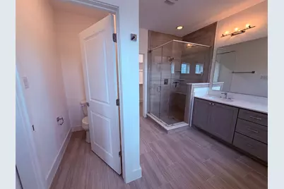 2232 Scenic Bluff Drive, Fort Worth, TX 76111 - Photo 20