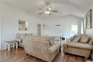 108 Wolf Ln, Lacy Lakeview, TX 76705 - Photo 12