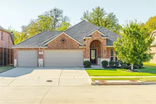 552 Indian Hill Dr, Oak Point, TX 75068 - Photo 1