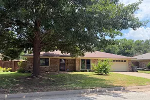 114 Chaparral Dr, Graham, TX 76450 - Photo 1