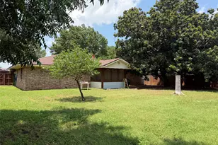 114 Chaparral Dr, Graham, TX 76450 - Photo 2