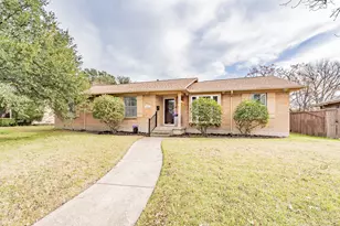 8426 Van Pelt Dr, Dallas, TX 75228 - Photo 2