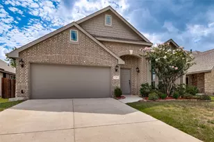 126 Martinique Dr, Lancaster, TX 75146 - Photo 1