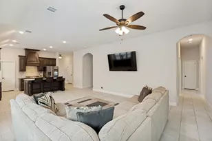 126 Martinique Dr, Lancaster, TX 75146 - Photo 8