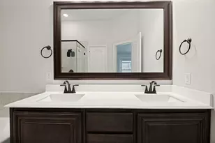 126 Martinique Dr, Lancaster, TX 75146 - Photo 14