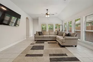 126 Martinique Dr, Lancaster, TX 75146 - Photo 10