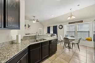 405 Rodger St, Wilmer, TX 75172 - Photo 8