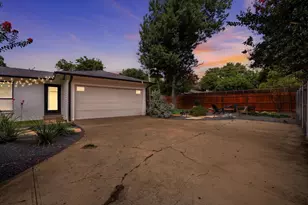 1235 Barlow Ave, Dallas, TX 75224 - Photo 20