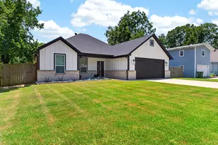 902 N Main St, Tioga, TX 76271 - Photo 2