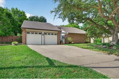 2401 Slaton Drive, Grand Prairie, TX 75052 - Photo 2