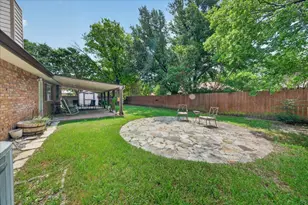 2401 Slaton Dr, Grand Prairie, TX 75052 - Photo 26