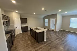 929 Alton Dr, Aubrey, TX 76227 - Photo 4