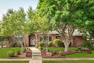 420 Brookwood Dr, Murphy, TX 75094 - Photo 2