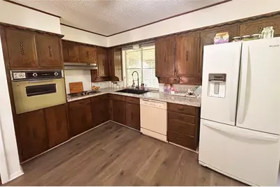 906 Zahara Street, Bowie, TX 76230 - Photo 6