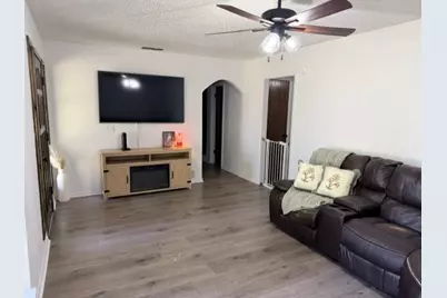 906 Zahara Street, Bowie, TX 76230 - Photo 4