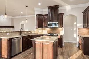 2038 Clive Dr, Granbury, TX 76048 - Photo 2