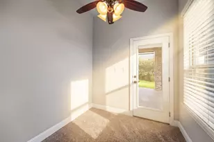 2038 Clive Dr, Granbury, TX 76048 - Photo 14