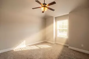 2038 Clive Dr, Granbury, TX 76048 - Photo 18