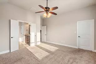 2038 Clive Dr, Granbury, TX 76048 - Photo 8