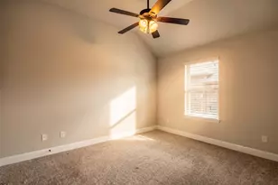 2038 Clive Dr, Granbury, TX 76048 - Photo 20