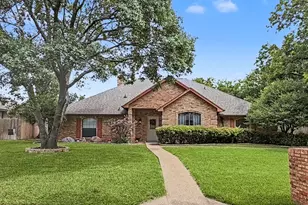 3658 Snow Creek Dr, Fort Worth, TX 76008 - Photo 2