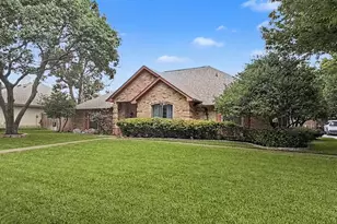 3658 Snow Creek Dr, Fort Worth, TX 76008 - Photo 2