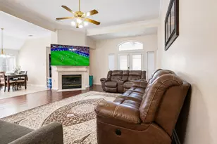 1405 Meadow Dr, Irving, TX 75063 - Photo 4