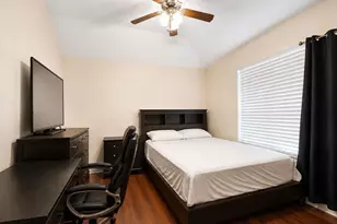 1405 Meadow Dr, Irving, TX 75063 - Photo 14