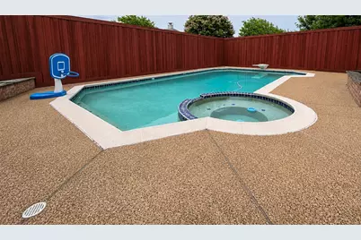 1405 Meadow Drive, Irving, TX 75063 - Photo 10
