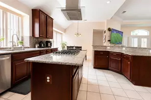1405 Meadow Dr, Irving, TX 75063 - Photo 8