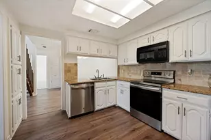 3828 Clover Hill Ln, Carrollton, TX 75007 - Photo 12